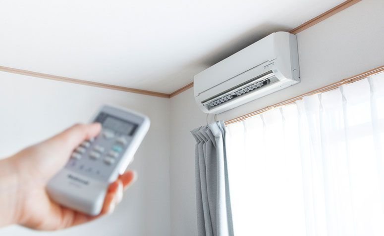 A manutenção do ar condicionado é essencial para a economia de energia.