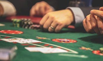 Interfaces simples dos jogos de poker online escondem tecnologias avançadas