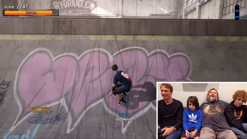 Jack Black e seus filhos jogando com Tony Hawk