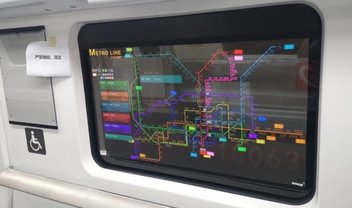 Telas transparentes da LG começam a ser usadas em metrôs na China