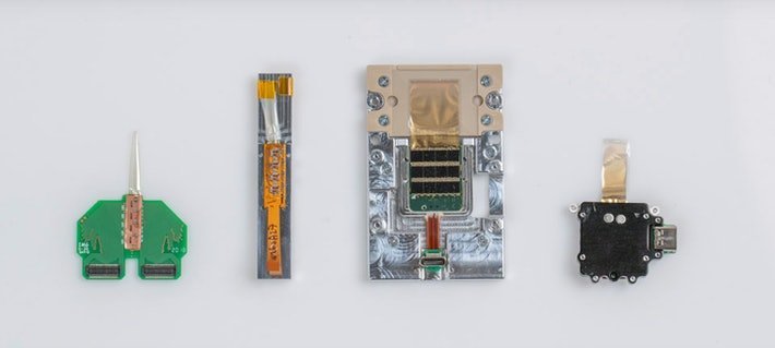 A evolução do chip, da esquerda para a direita.