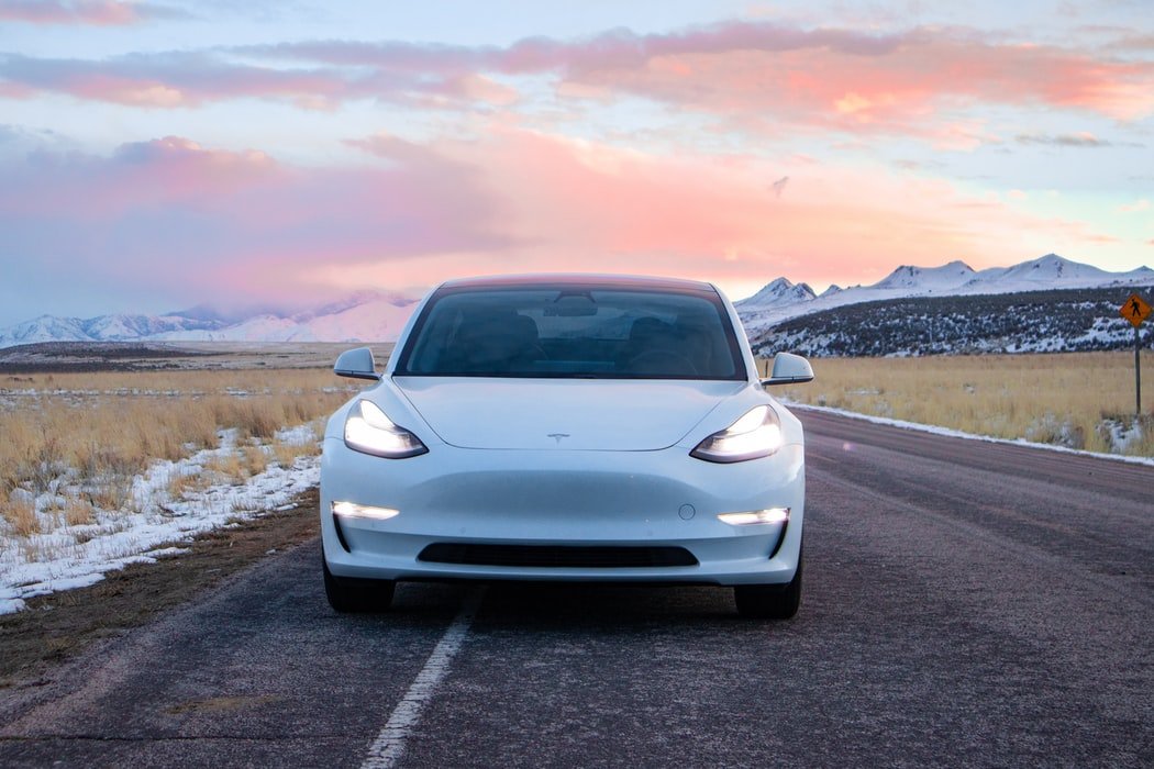Imagem de um dos modelos da Tesla.