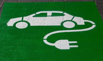 Carros elétricos poluem menos que os convencionais, diz estudo