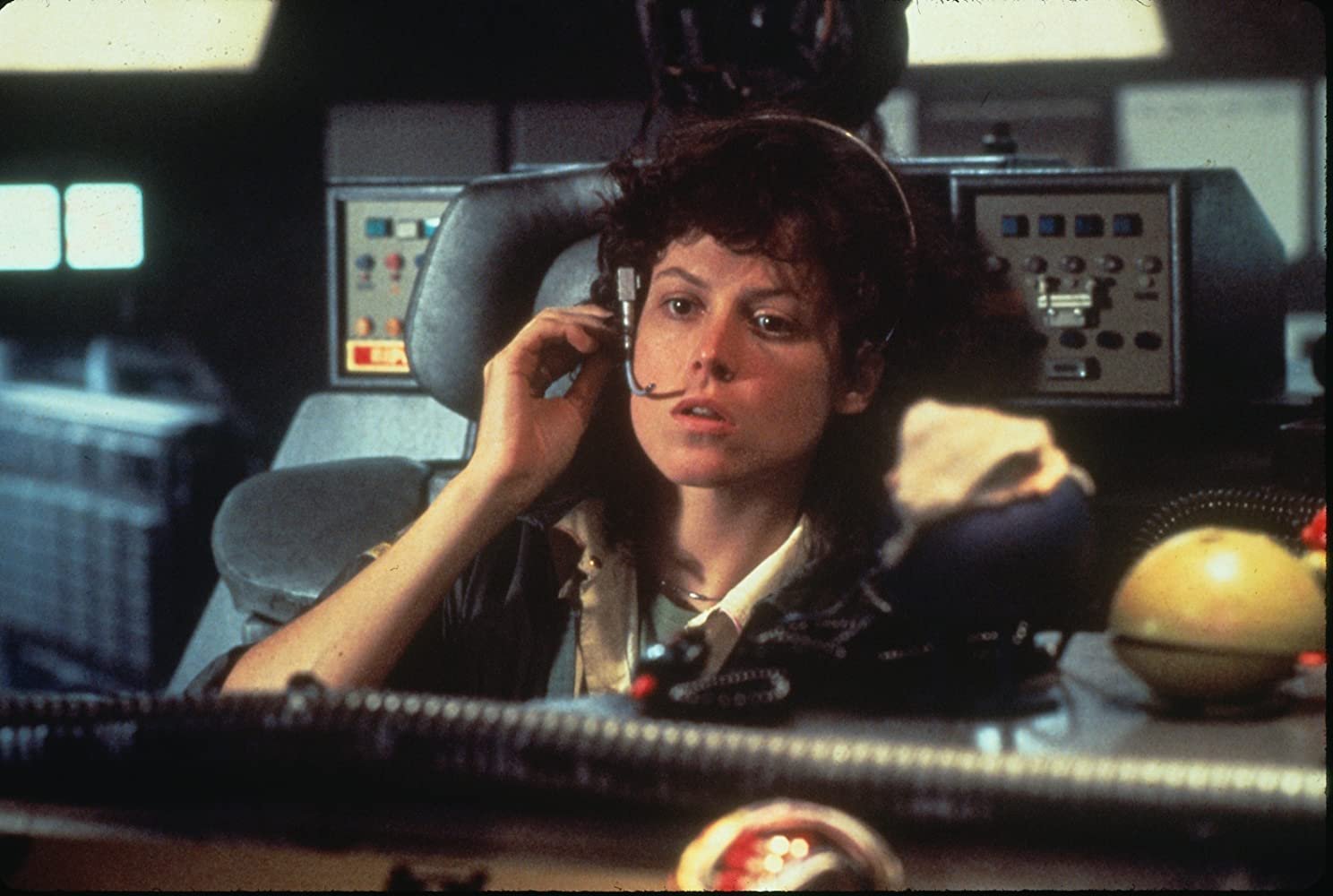A atriz Sigourney Weaver interpretou a heroína Ellen Ripley em quatro filmes da saga.