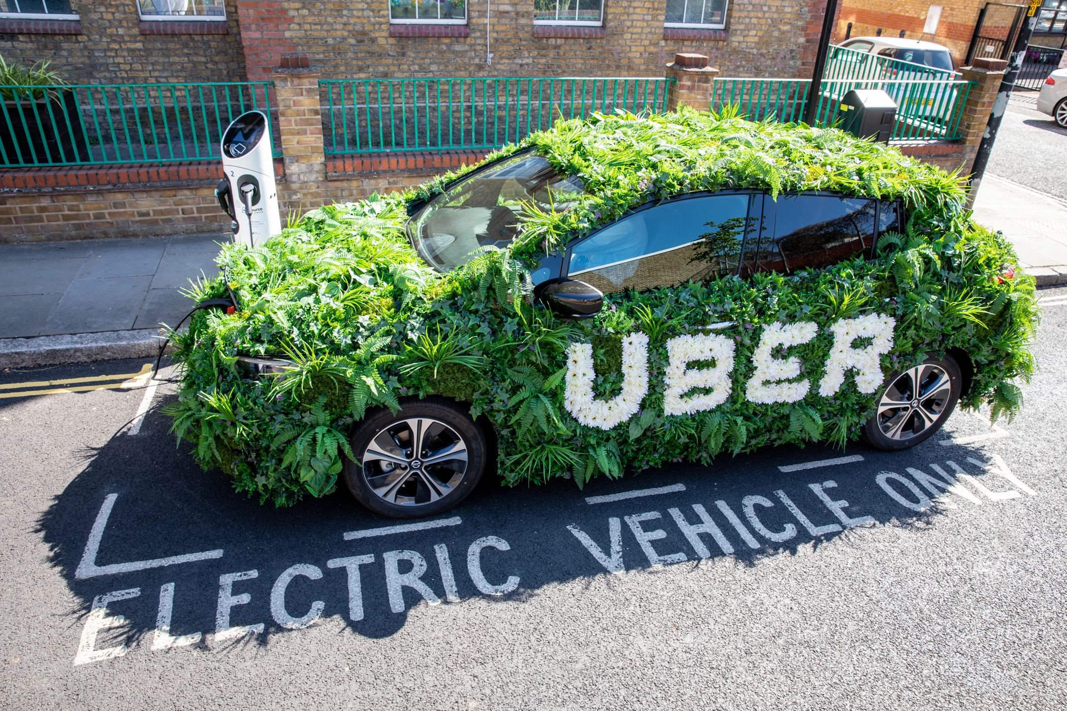 Uber dedicará US$ 800 milhões para incentivar a adoção de veículos elétricos.