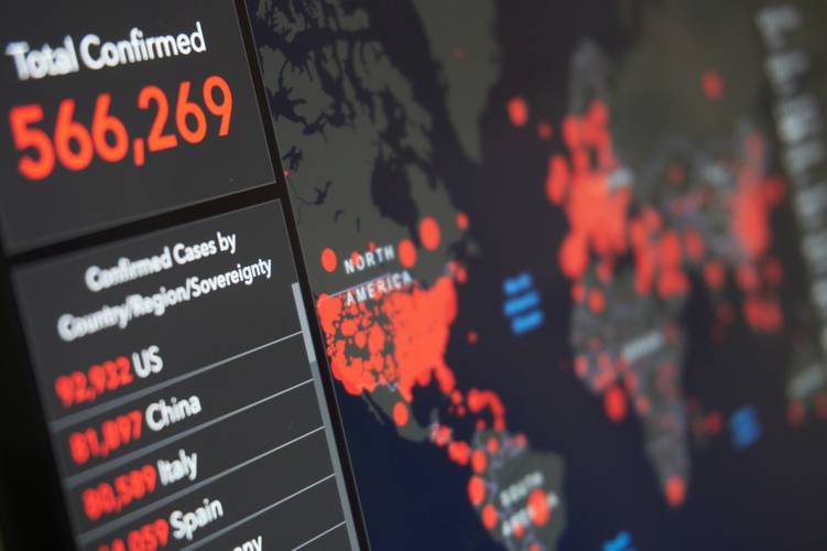 Instituições recorrem ao uso de Inteligência Artificial (IA) para obter dados relevantes ao combate à pandemia. (Fonte: Pexels)