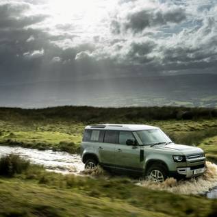 Imagem de Land Rover Defender ganha versão híbrida e faz 30,3 km por litro