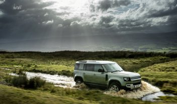 Land Rover Defender ganha versão híbrida e faz 30,3 km por litro