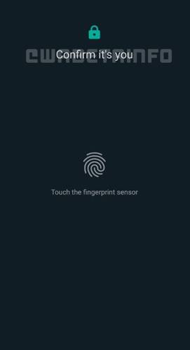 O leitor de biometria no celular confirma a identidade no computador.