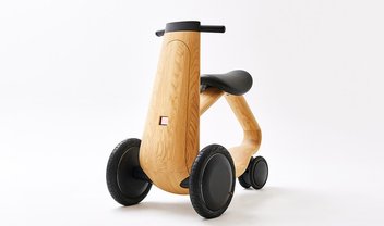 Scooter elétrica feita em madeira é ideal para idosos