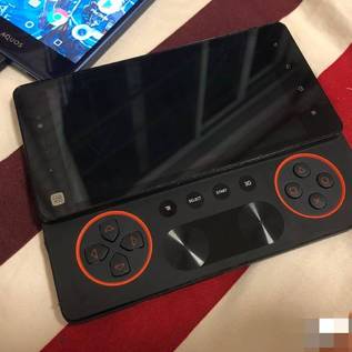 Imagem de Sony Xperia Play 2: suposto protótipo aparece em imagens