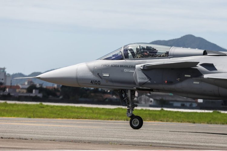 Caça Gripen F-39E. (Fonte: Diorgenes Pandini / NSC via G1 / Reprodução)