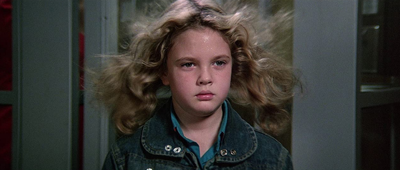 Drew Barrymore em 'Chamas da Vingança'