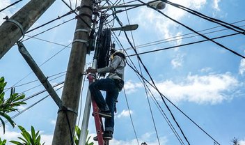 Exploradores de postes: agências propõem que terceiros cuidem de fios