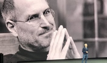 Tim Cook homenageia Steve Jobs em seu aniversário de morte