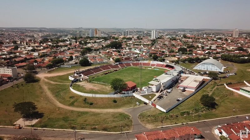 Visão superior do município de Lins (SP).