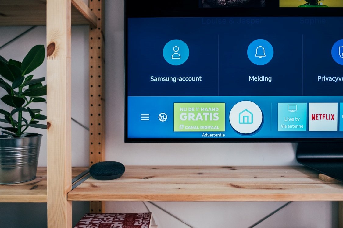 TVs da Samsung começam a receber o Google Assistente.