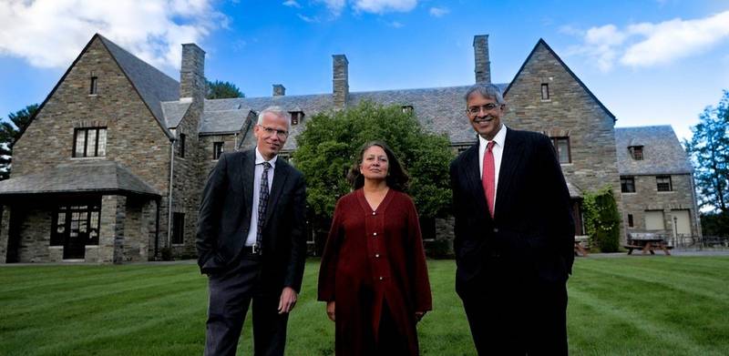 Os três signatários, os epidemiologistas Martin Kulldorff, Sunetra Gupta e Jay Bhattacharya.