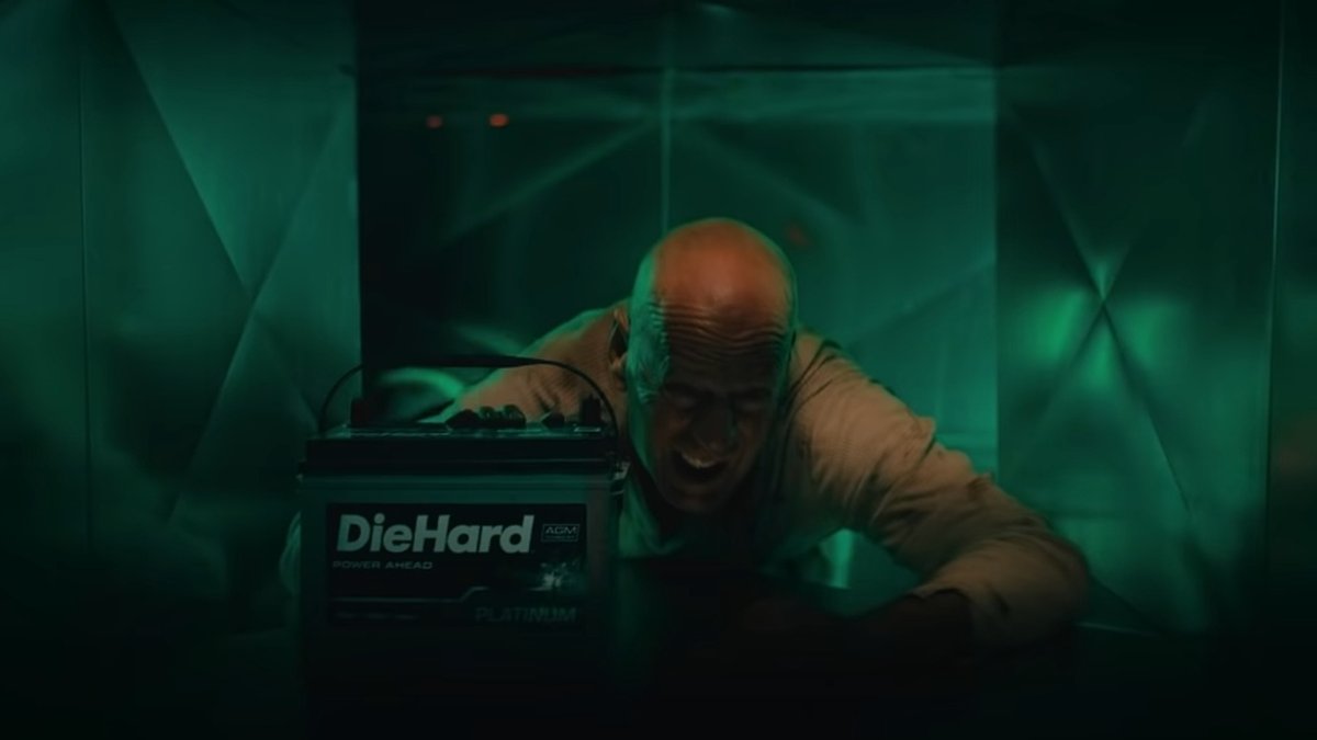 Duro de Matar: Bruce Willis volta como John McClane em comercial - TecMundo