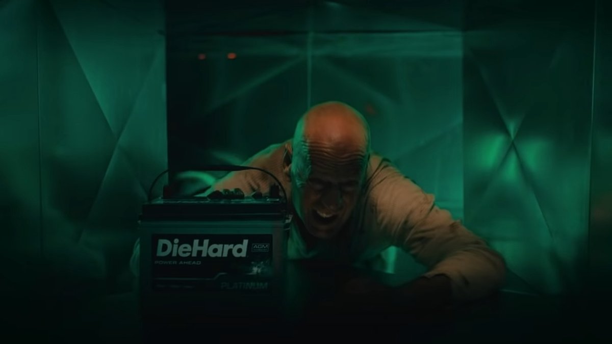 Duro de Matar: Bruce Willis volta como John McClane em comercial - TecMundo Duro de Matar: Bruce Willis volta como John McClane em comercial - TecMundo