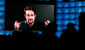 Snowden consegue residência permanente na Rússia