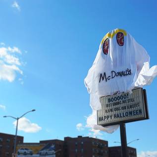 Imagem de Burger King provoca McDonald’s em brincadeira de Halloween