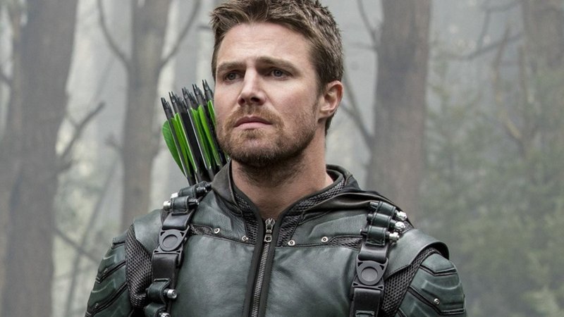 Amell no papel de Oliver Queen, em Arrow. (Fonte: The CW/Reprodução)