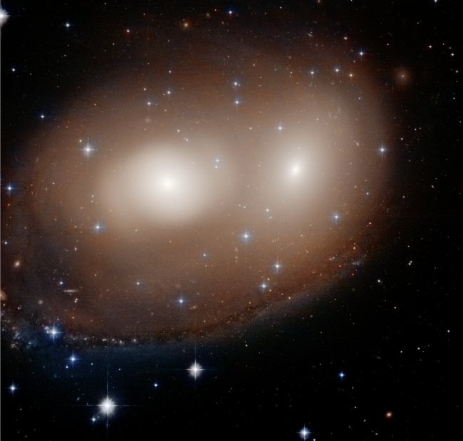 A mais nova imagem de galáxias com aparência estranha chegou a tempo do Halloween.