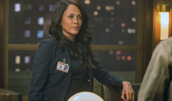 Chicago PD: veja fotos de Nicole Ari Parker na 8ª temporada da série