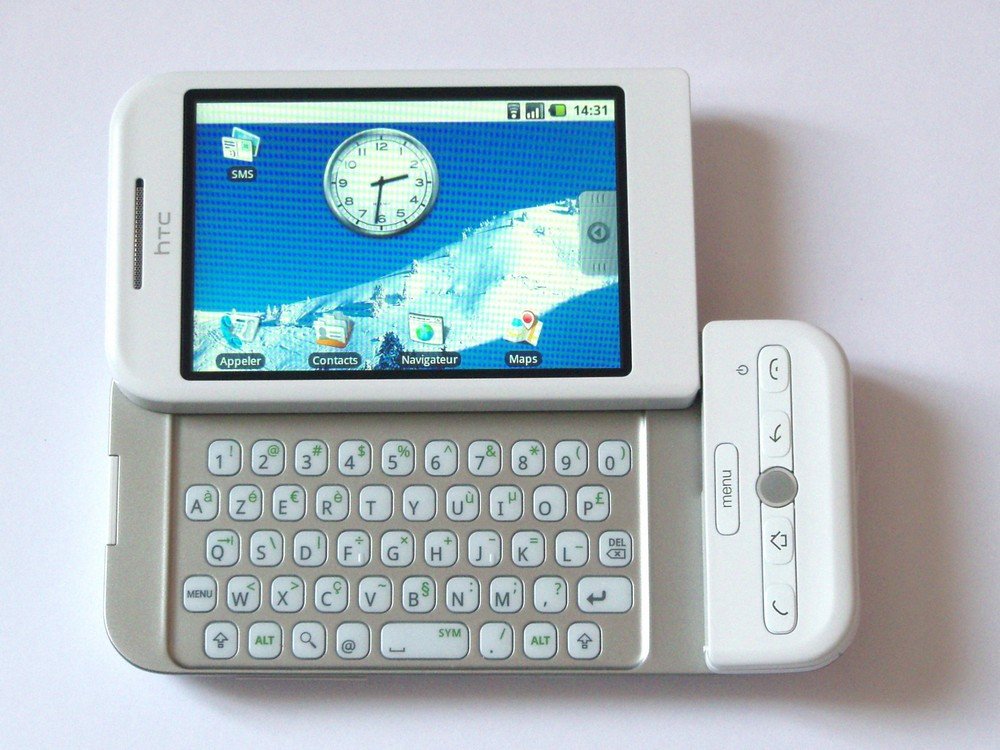 O primeiro celular a rodar o novo sistema operacional Google: o T-Mobile G1, ou HTC Dream.