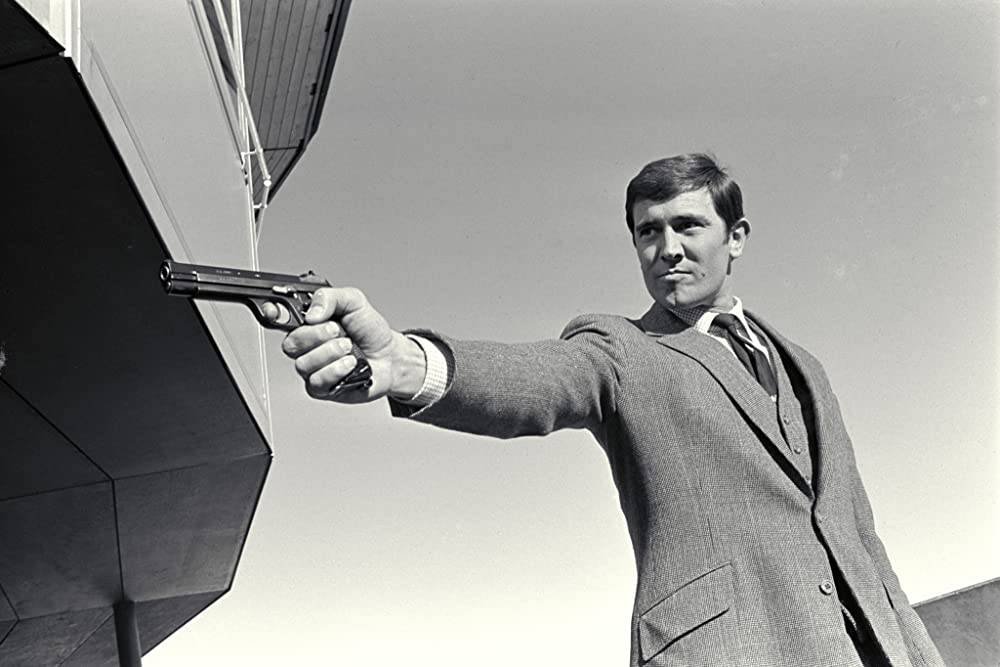 James Bond, interpretado por George Lazenby. (Reprodução: )