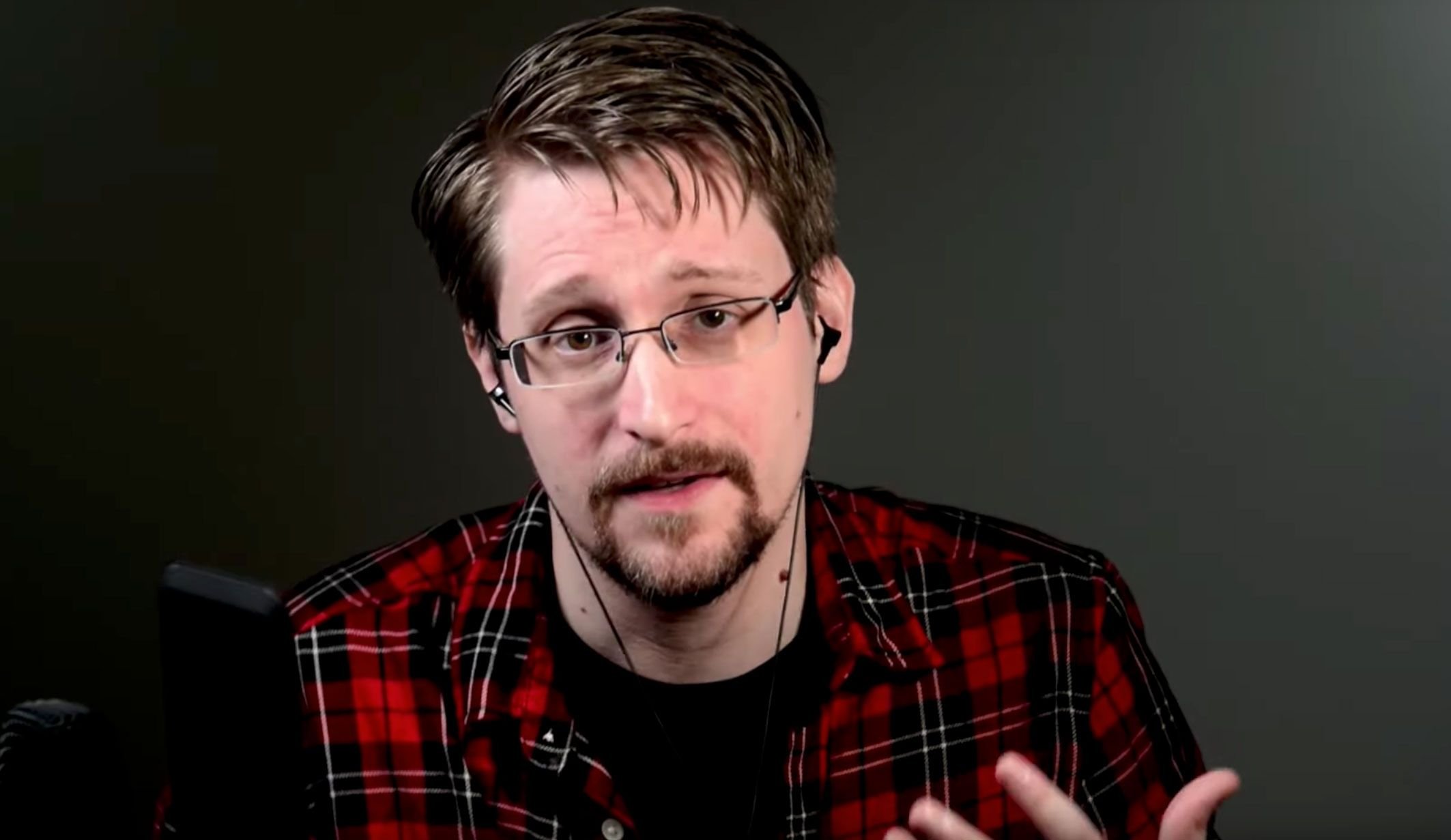 Embaixada chinesa citou esquema de espionagem dos EUA revelado por Snowden.