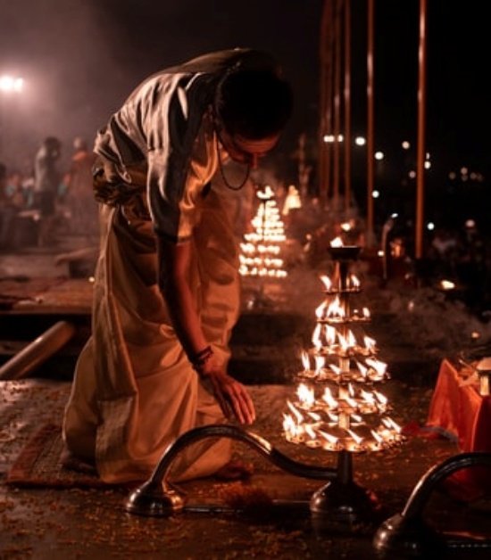 O Diwali é celebrado uma vez ao ano.