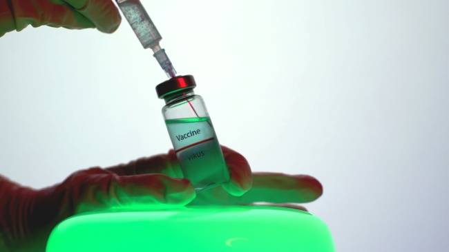 A vacina da Pfizer e da BioNTech precisa ser armazenada em condições especiais.