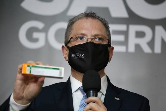 A vacina CoronaVac ainda precisa ser aprovada pela Anvisa.