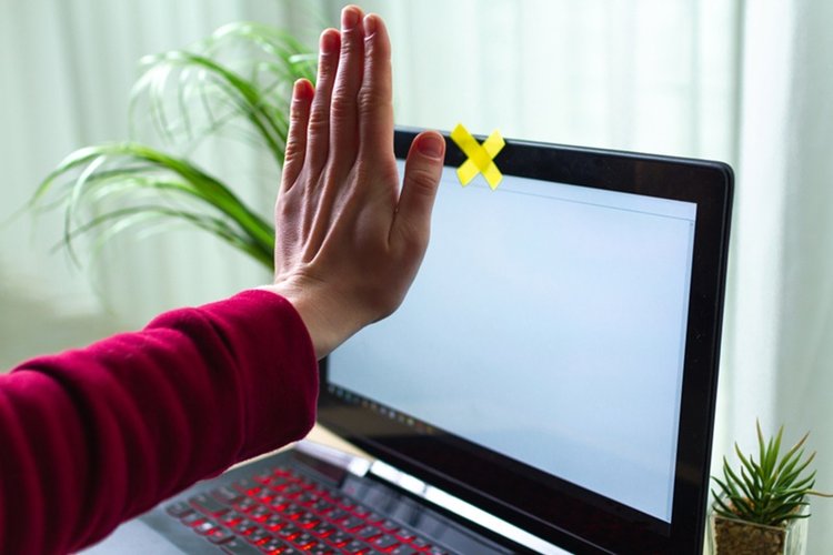 Sem a devida proteção, webcam pode ser usada para vários crimes.