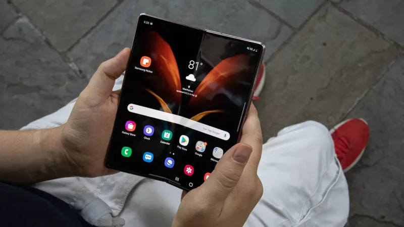 Modelo Galaxy Z Fold 2 foi lançado no início de 2020.