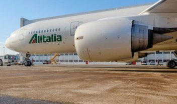 Alitalia faz 1º voo com 100% dos viajantes testados para covid-19