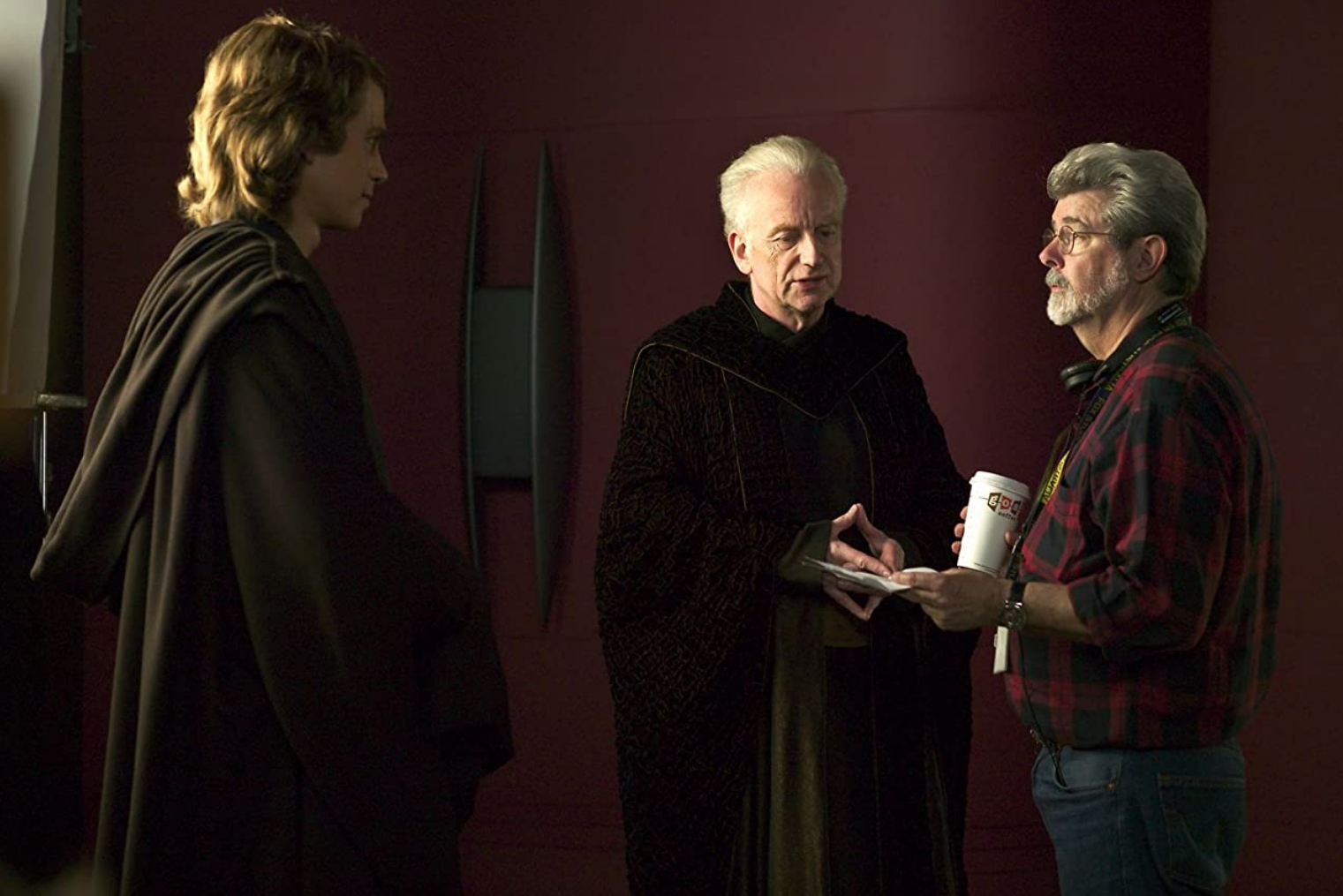 George Lucas, Ian McDiarmid e Hayden Christensen em 'A Vingança dos Sith'
