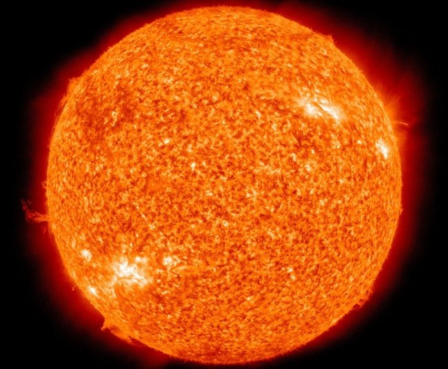 As erupções solares liberam altos níveis de radiação em direção à Terra.