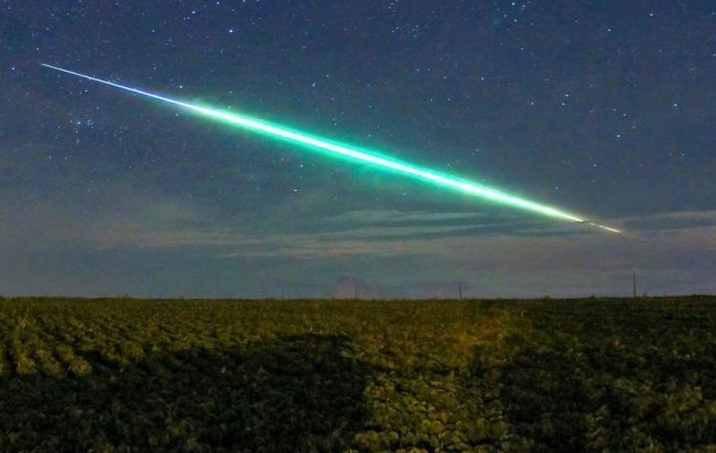 Foto do meteoro feita na cidade de Primeiro de Maio, no Paraná.