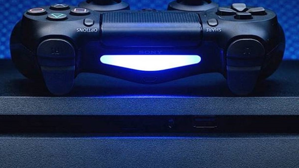 Vendido a R$ 4 mil, PS4 tem boa procura no Brasil - Época Negócios