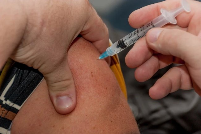 Agora, a vacinação depende do registro do imunizante na Anvisa.