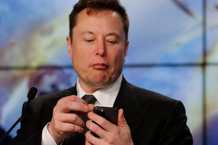 Pobre em dinheiro e financeiramente ilíquido. Foi assim que Musk se autodeclarou em 2019.