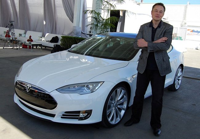 A maior parte da fortuna do bilionário vem das ações da Tesla.