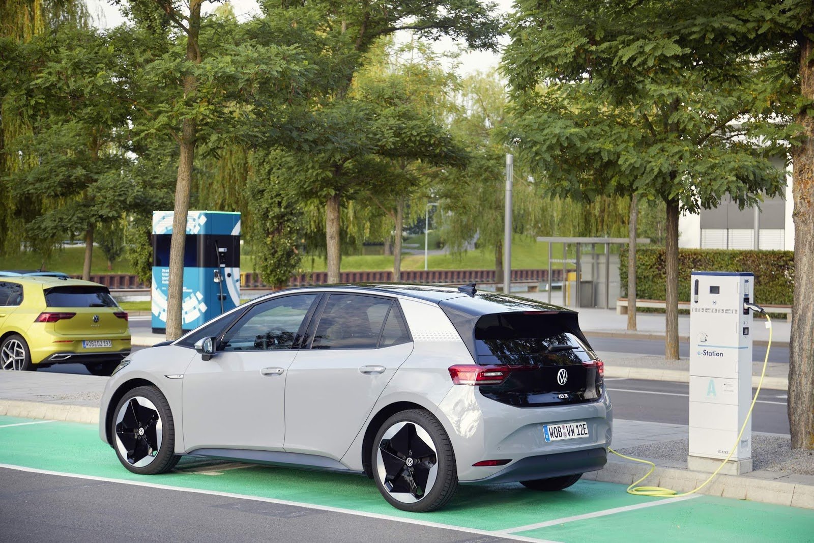 Fabricante alemã triplicou o número de vendas de carros elétricos em apenas um ano.