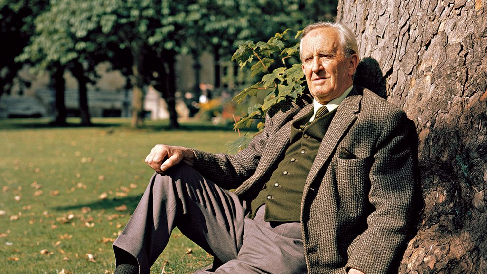 J. R. R. Tolkien é a mente brilhante por trás das produções do universo de O Senhor dos Anéis. (Fonte: Camera Press/Bill Porter)