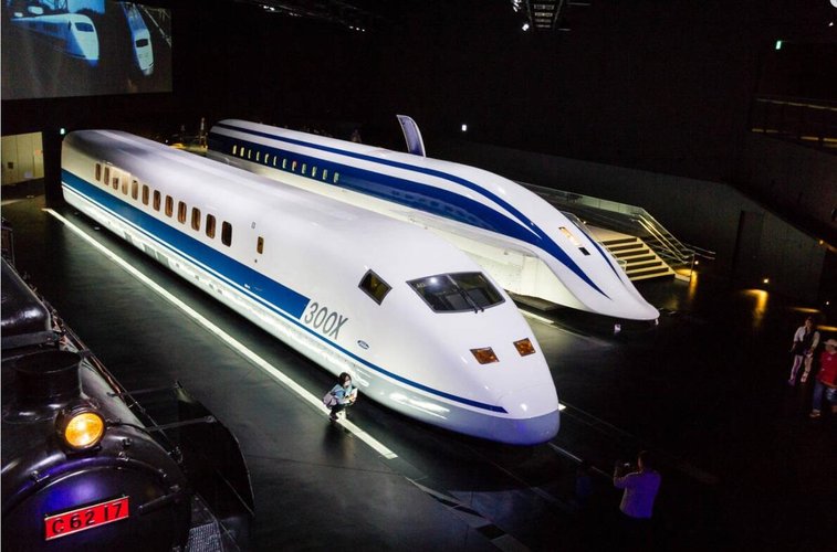 Apresentação do modelo de maglev japonês em Tóquio.