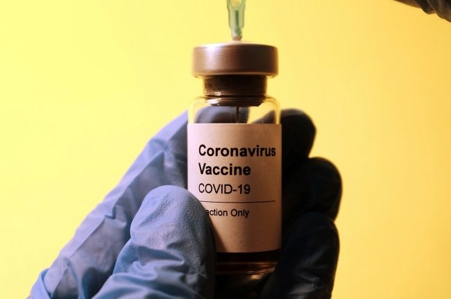 A CoronaVac é o principal imunizante utilizado no Brasil, até o momento.