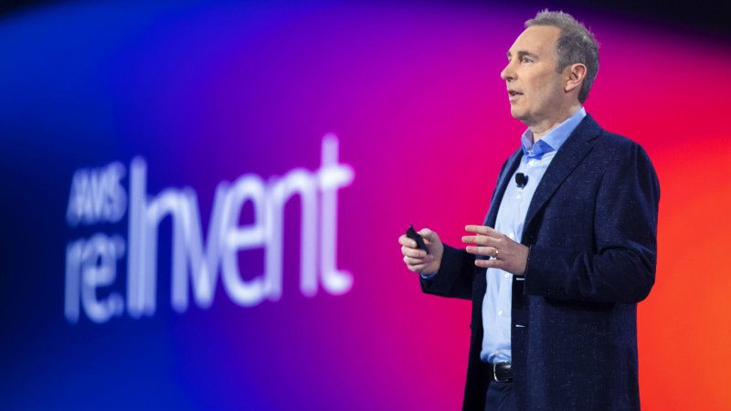 Andy Jassy assumirá a Amazon no lugar de Jeff Bezos.